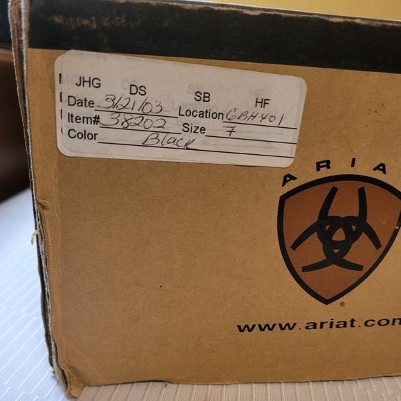 NWT Ariat Summit Waterproof Black Leather Tall Riding Boot sz 7B 66001 - Picture 13 of 16